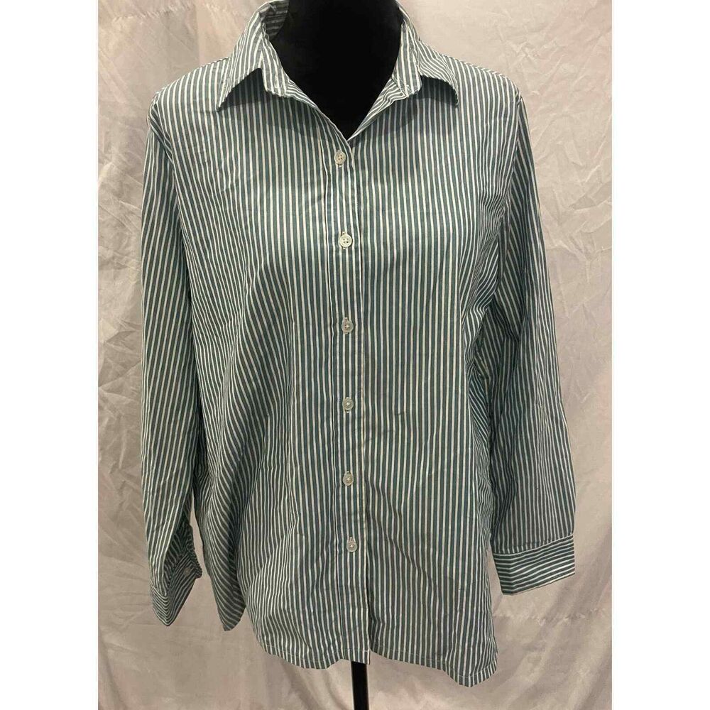 Women’s vintage button down shirt by American Sweetheart Large
